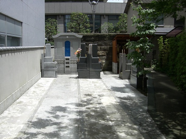 常照院墓苑