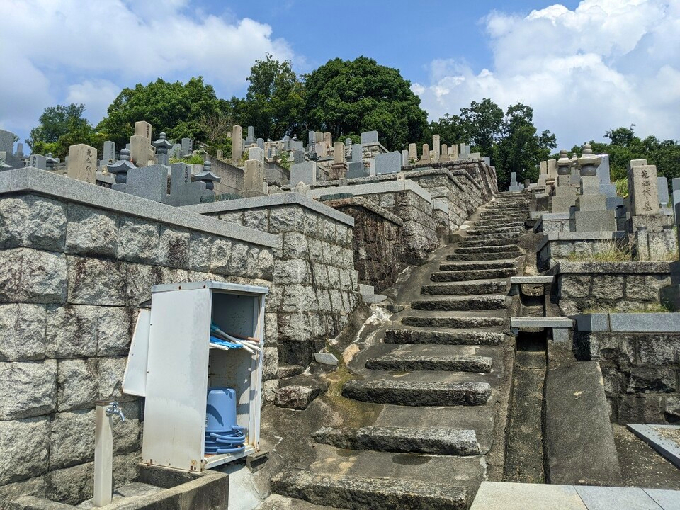 香滝共同墓地