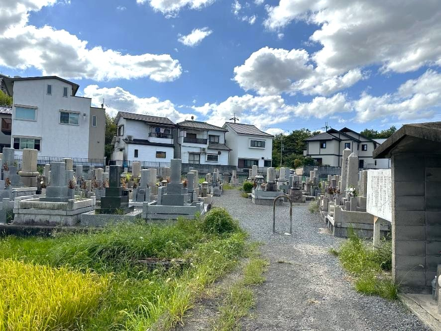 中穂積墓地