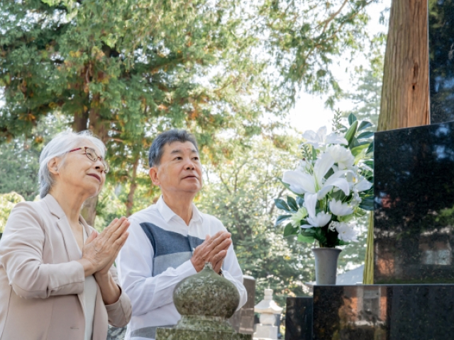 法事・法要はいつまで行うべき？宗教や宗派別の弔い上げについて解説