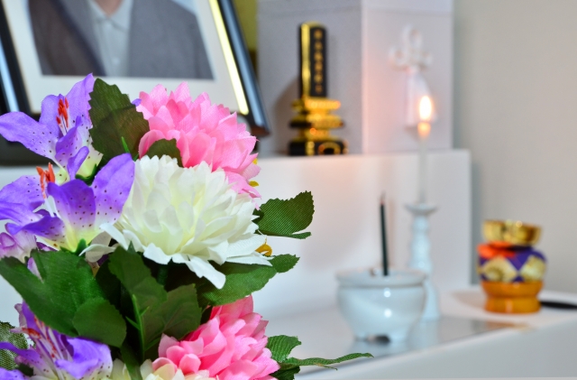 弔問とは？いつ行くべき？タイミング・服装・香典など基本マナーをわかりやすく解説