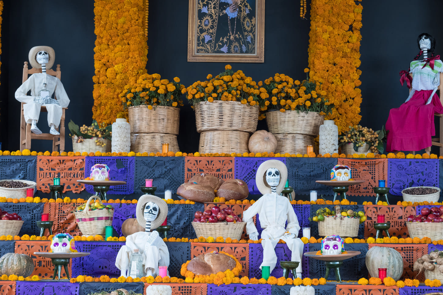 メキシコ「死者の日」とは？起源や祭壇の意味、日本のお盆との共通点を解説