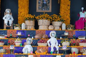 メキシコ「死者の日」とは？起源や祭壇の意味、日本のお盆との共通点を解説