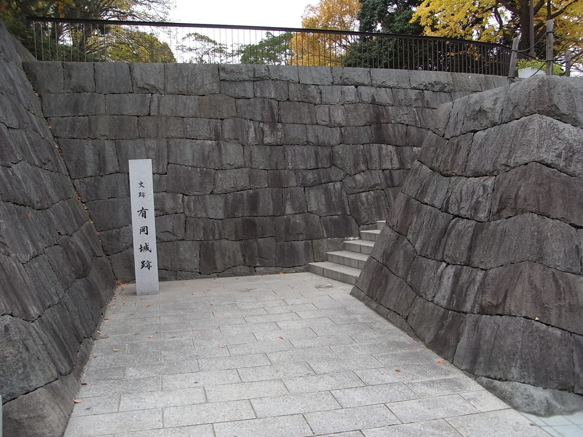 【豊臣兄弟・黒牢城】信長に反旗を翻した男、荒木村重のお墓はどこにある？