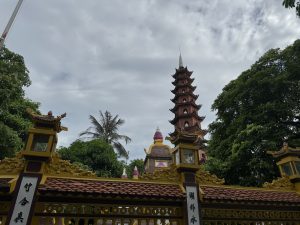 ベトナムのお盆「ヴーラン祭（Vu Lan/盂蘭盆会）」とは？由来や意味、日本のお盆との違いを解説